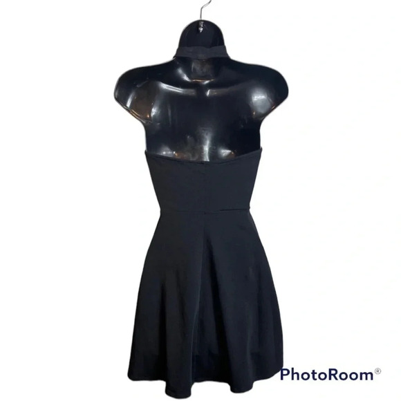 VINTAGE Express crisscross halter skater dress. Crisscross design in front. - Picture 3 of 10